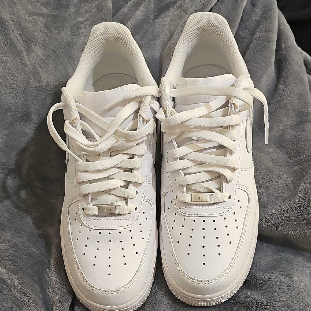 Classic White Men's Sneakers